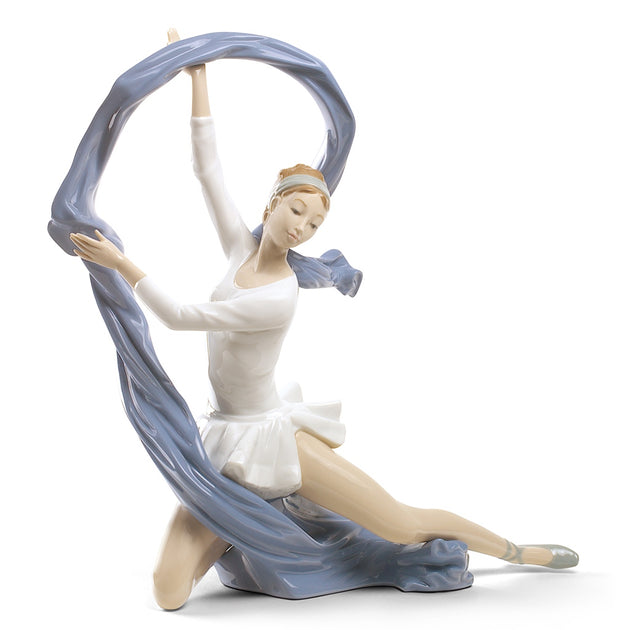 Nao by Lladro Dance | Annual Ornaments